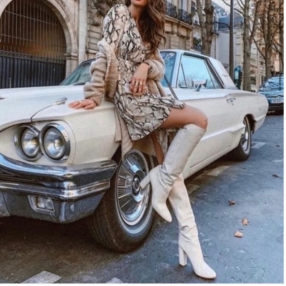 ZARA Leather Knee high boots in Bone. Size 6 - Picture 3 of 16